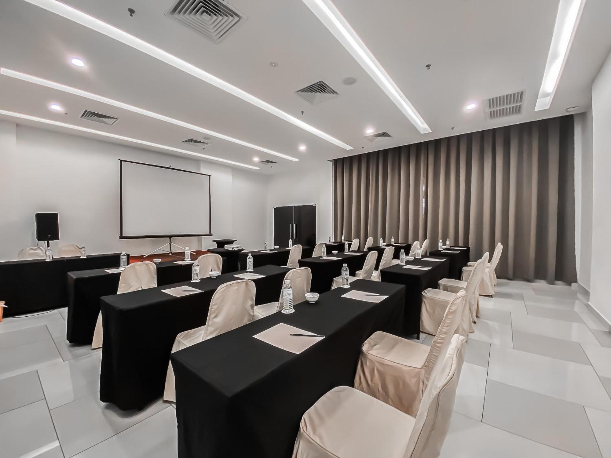Amansari Hotel 3*